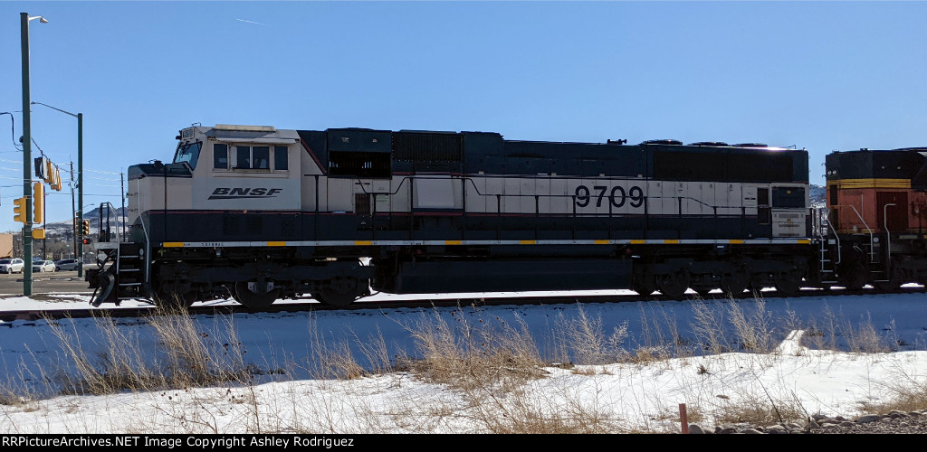 BNSF 9709